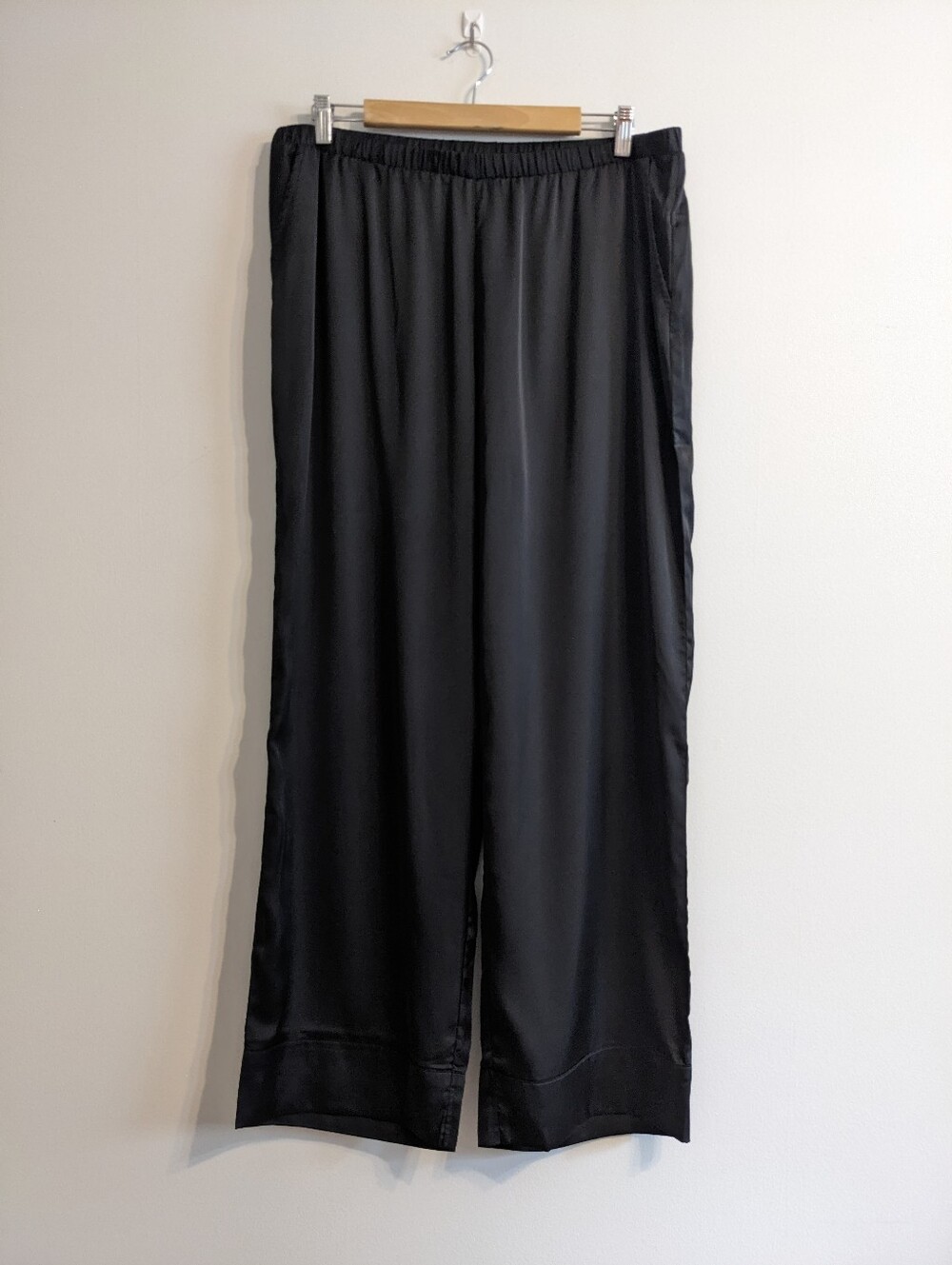 la Vie en Rose Satin Wide Leg Lounge Pants | Black | Large